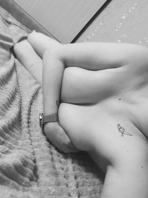 Сладкая киса , ню-фото
